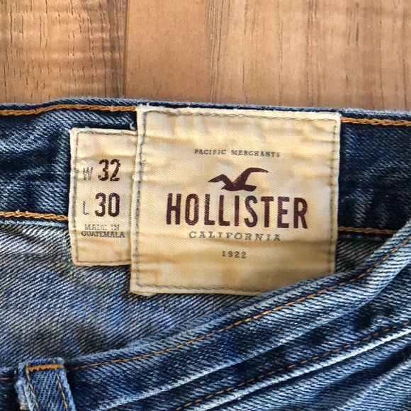 Men’s Distressed Hollister Jeans - Picture 2 of 3